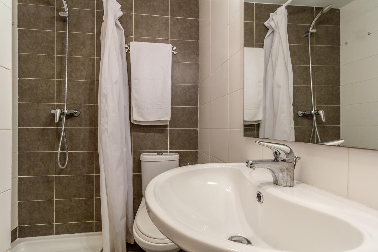 Realrent Calamora I Apartment