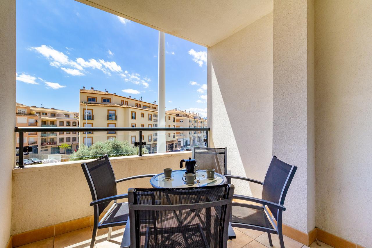 Realrent Calamora I Apartment *